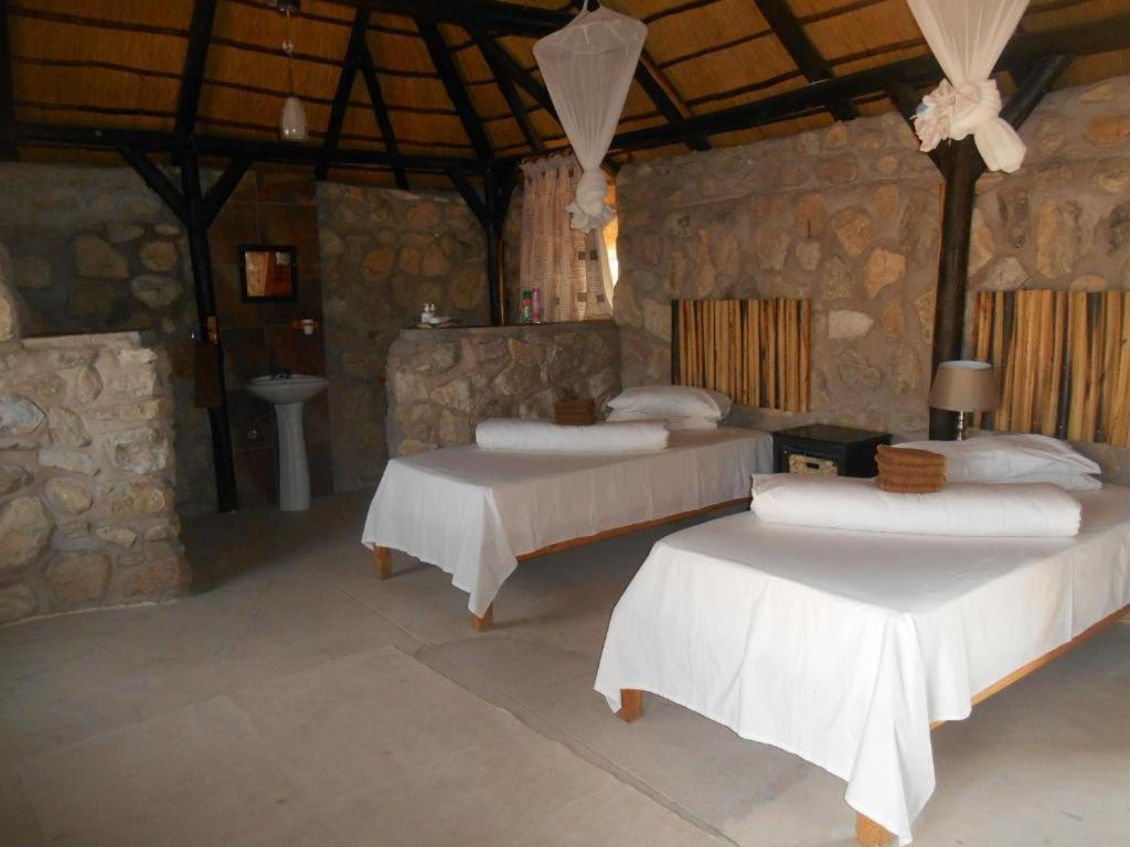 Kapika Waterfall Lodge Epupa ภายนอก รูปภาพ