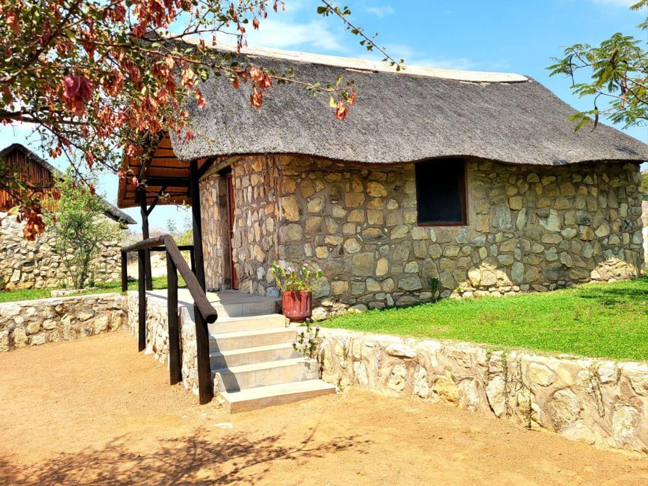 Kapika Waterfall Lodge Epupa ภายนอก รูปภาพ